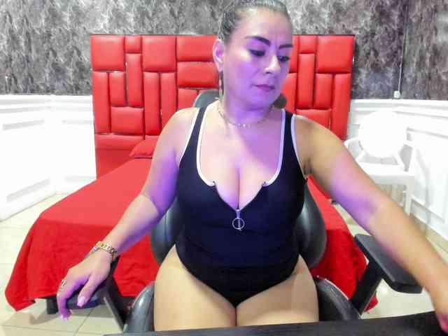 Ladyxmilf webcam