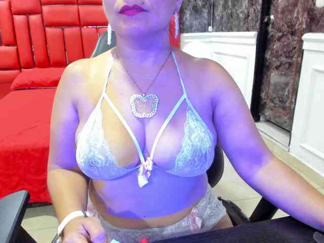 Ladyxmilf webcam