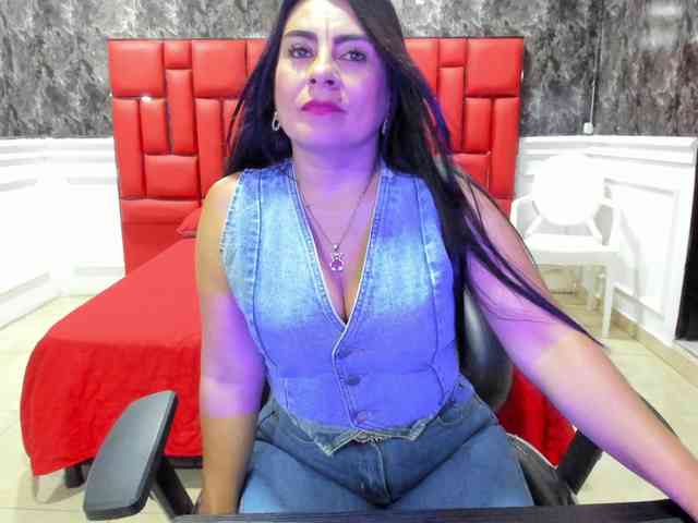 Ladyxmilf webcam