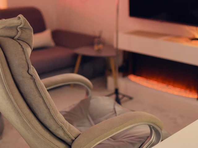 -white-kitty- belle show