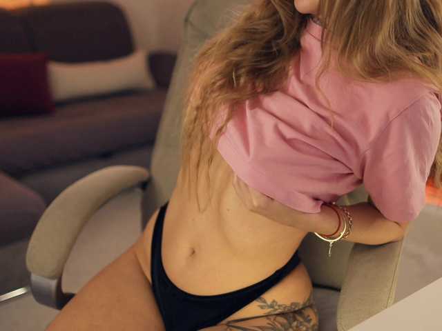 -white-kitty-'s BongaCams show and profile