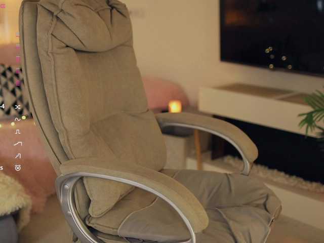 -white-kitty-'s BongaCams show and profile