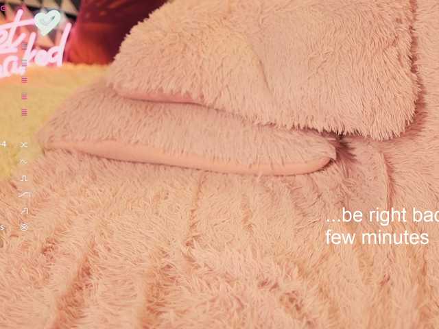 -white-kitty-'s BongaCams show and profile