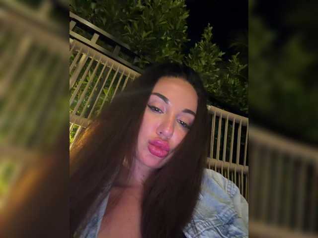 Vishenka7777's BongaCams show and profile