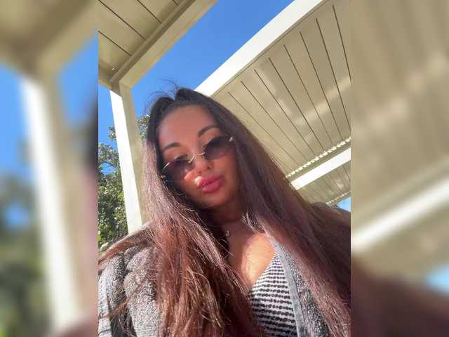 Vishenka7777's BongaCams show and profile