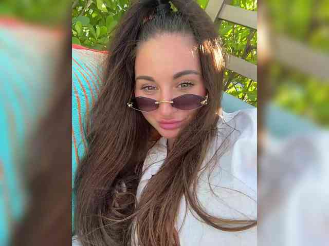 Vishenka7777 Live Webcam on BongaCams