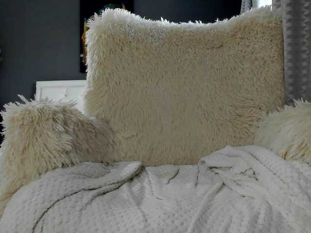 LovellyEmma's BongaCams show and profile