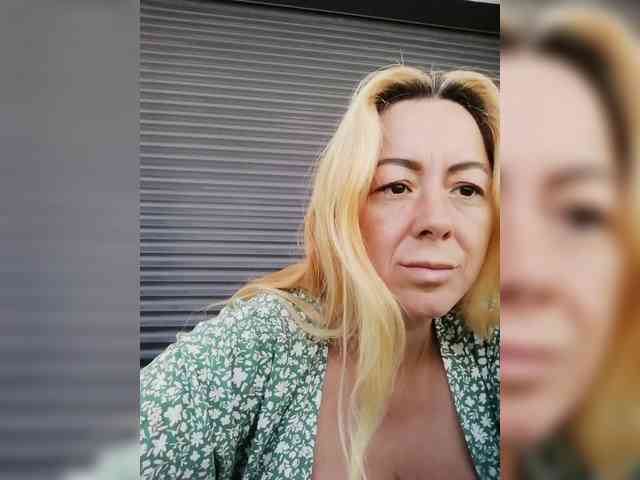 karolynesyera webcam