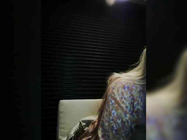 karolynesyera webcam