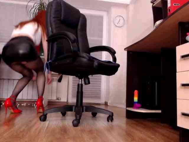 Carrie1337 webcam