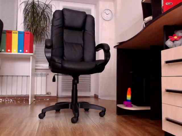 Carrie1337 webcam