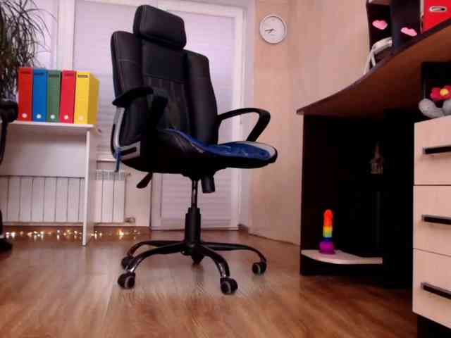 Carrie1337 webcam