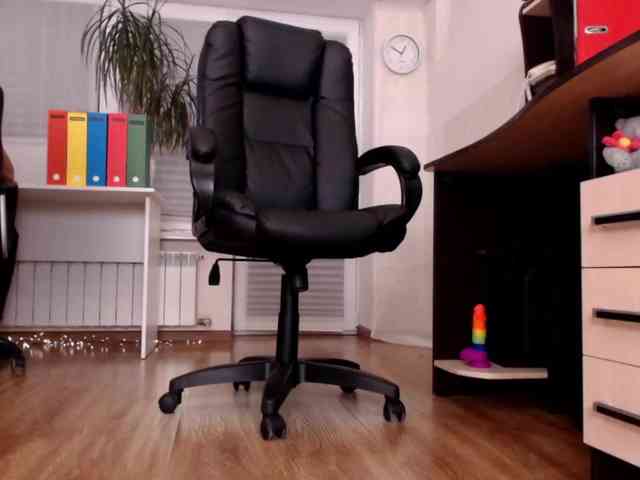 Carrie1337 webcam