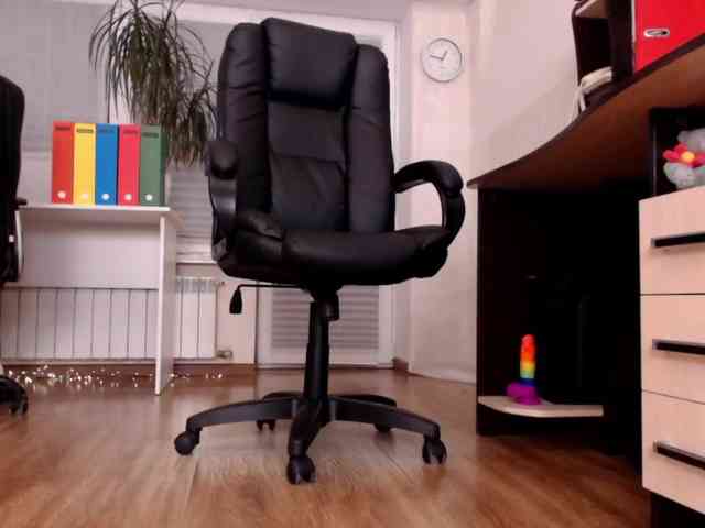 Carrie1337 webcam