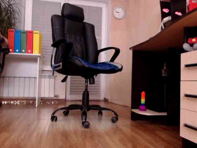 Carrie1337 webcam