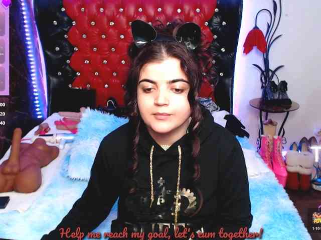 Slutty_milf_bitch webcam