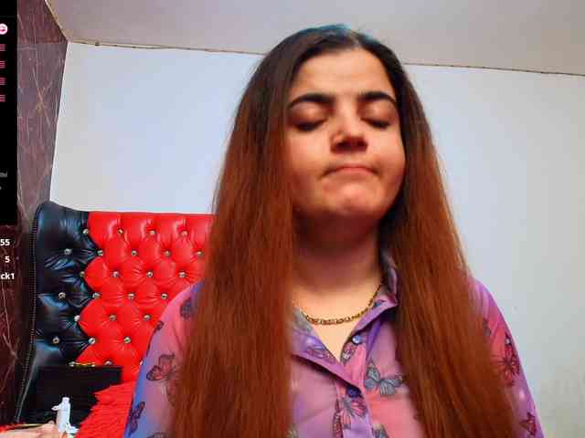 Slutty_milf_bitch webcam