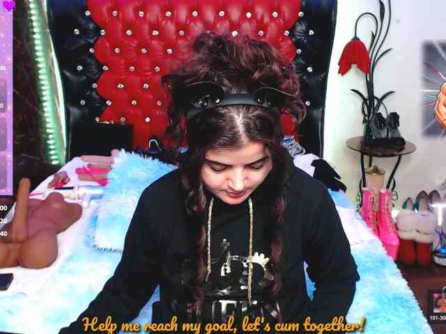 Slutty_milf_bitch webcam