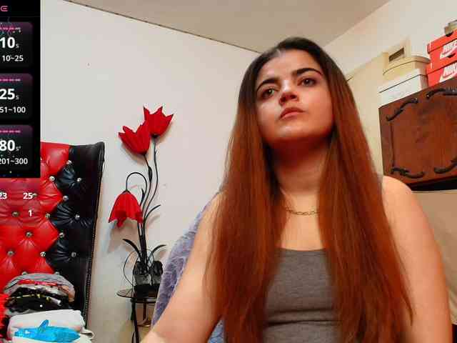 Slutty_milf_bitch webcam