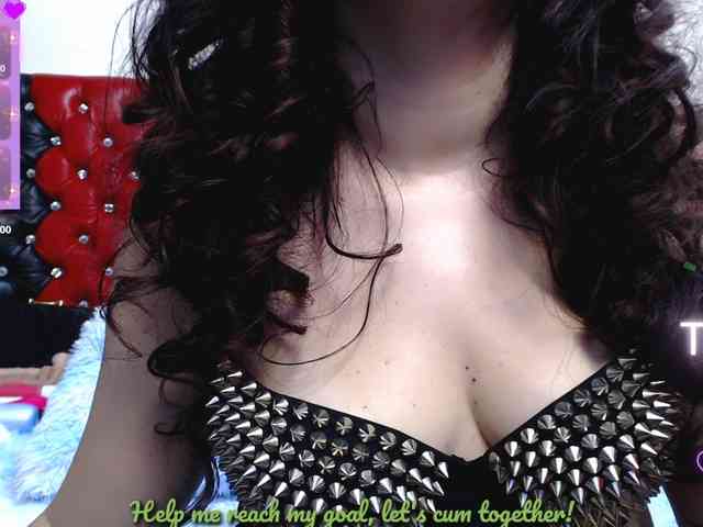 Slutty_milf_bitch webcam