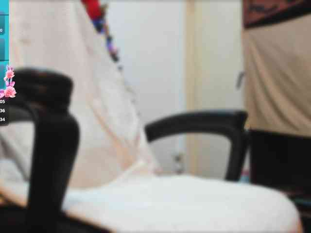 Slutty_milf_bitch webcam