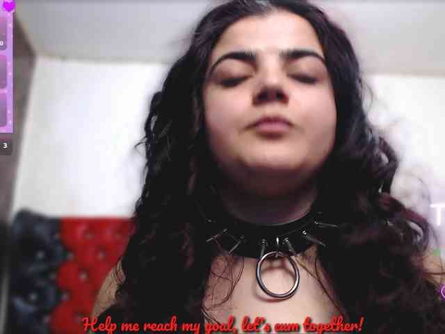 Slutty_milf_bitch webcam