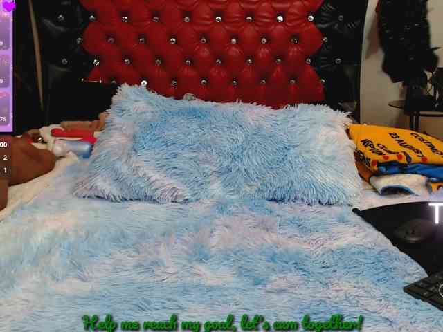 Slutty_milf_bitch webcam