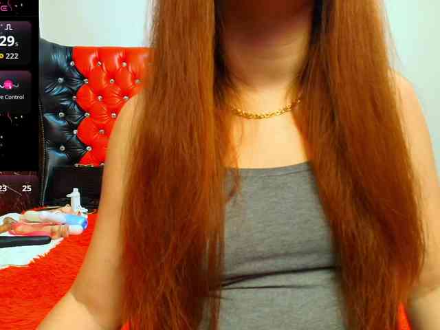 Slutty_milf_bitch webcam