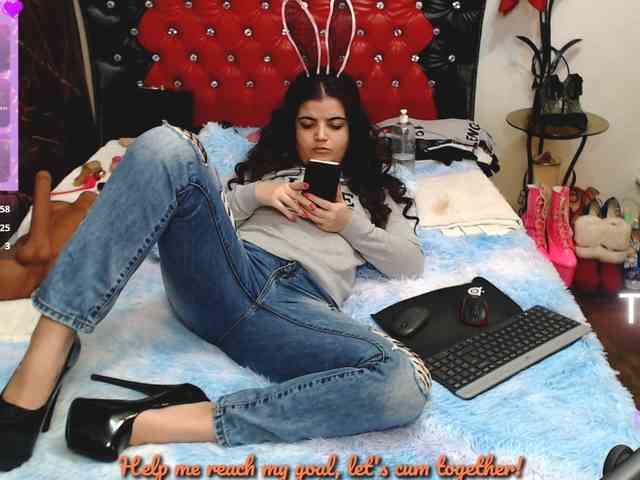 sweetslaveank Live Webcam on BongaCams