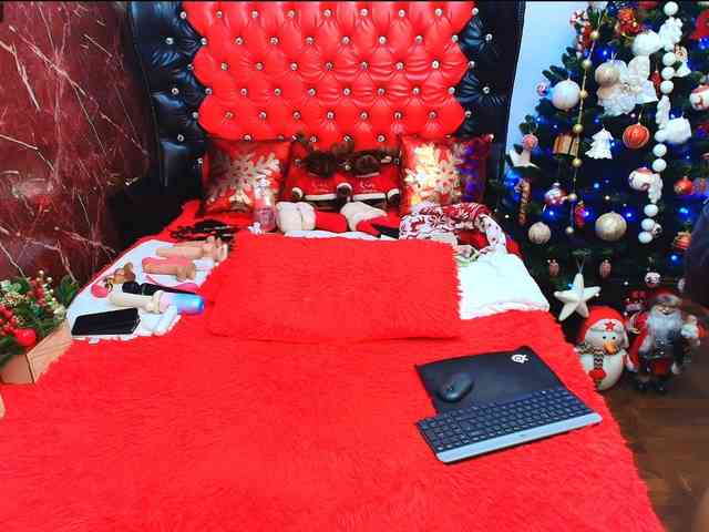 Slutty_milf_bitch webcam