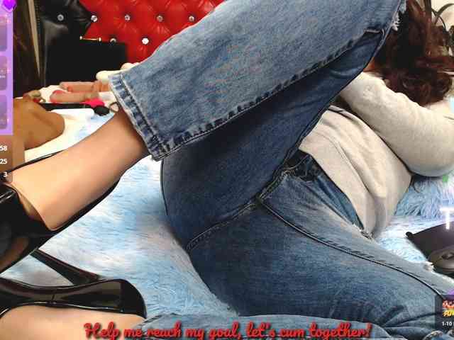 Slutty_milf_bitch webcam