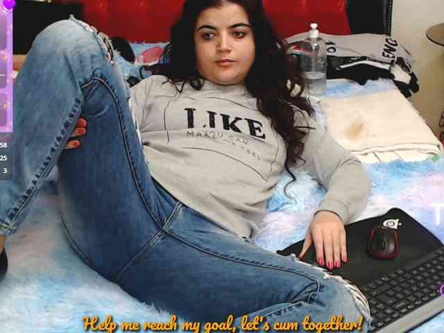 Slutty_milf_bitch webcam