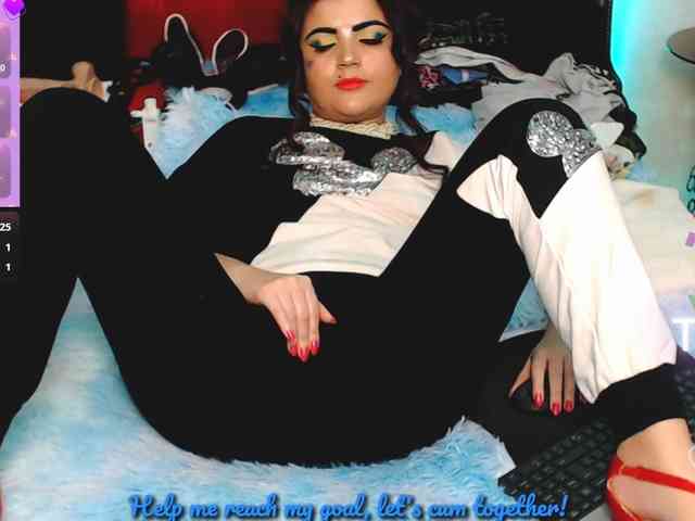 Slutty_milf_bitch webcam