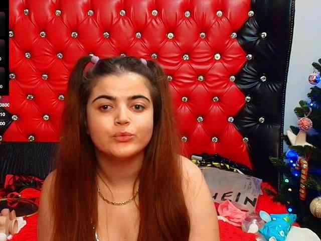 Slutty_milf_bitch webcam