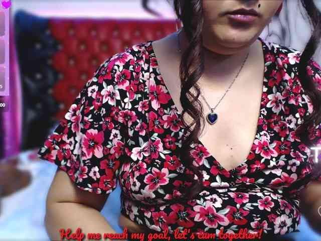 Slutty_milf_bitch webcam