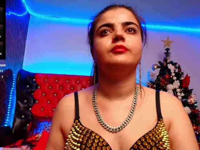 Slutty_milf_bitch webcam