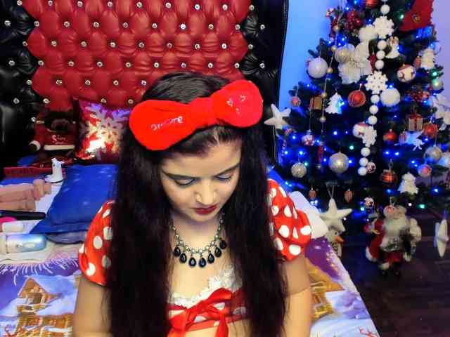 Slutty_milf_bitch webcam