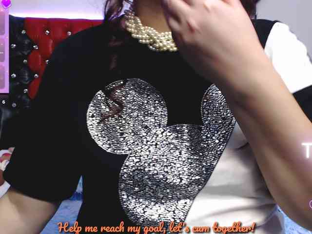 Slutty_milf_bitch webcam