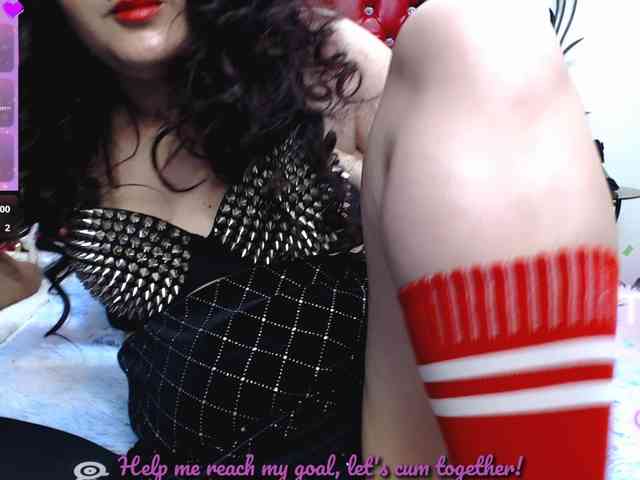 Slutty_milf_bitch webcam