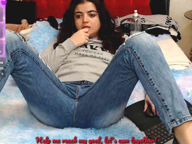 Slutty_milf_bitch webcam