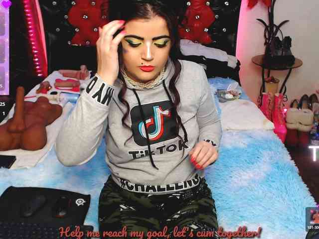 Slutty_milf_bitch webcam