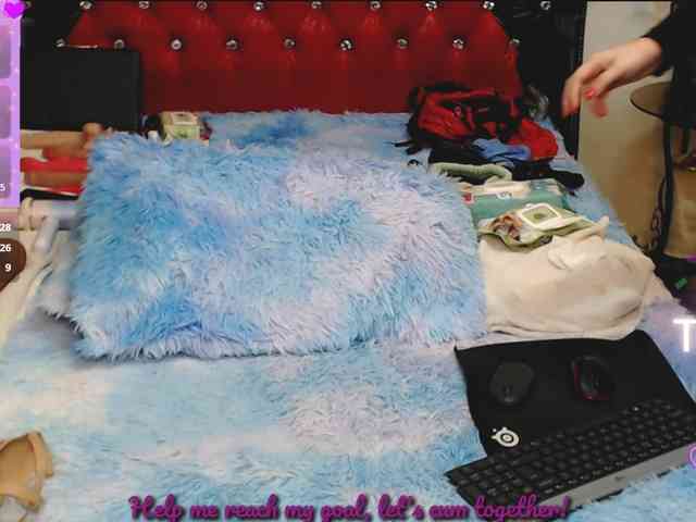 Slutty_milf_bitch webcam