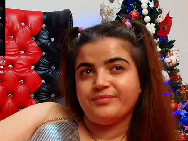 Slutty_milf_bitch webcam