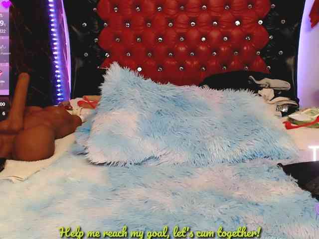 Slutty_milf_bitch webcam