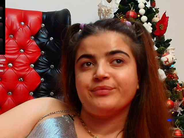 Slutty_milf_bitch webcam