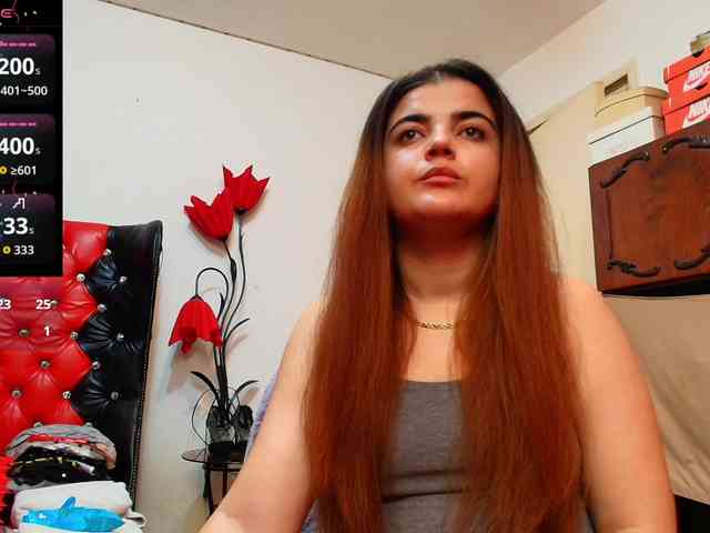 Slutty_milf_bitch webcam