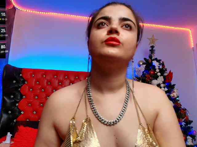 Slutty_milf_bitch webcam