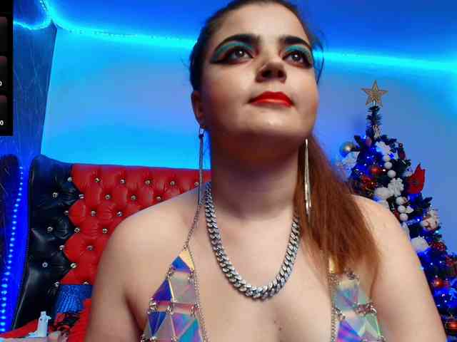 Slutty_milf_bitch webcam