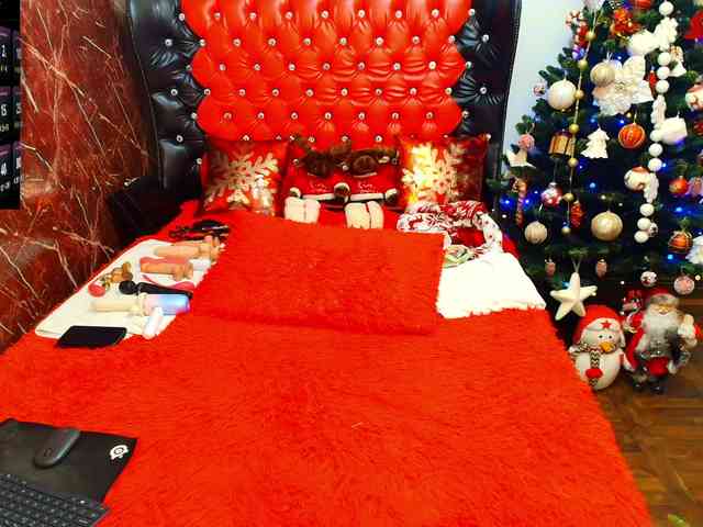 Slutty_milf_bitch webcam