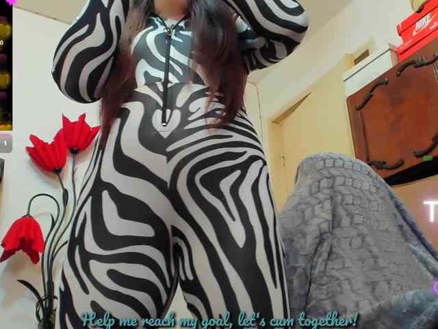 Slutty_milf_bitch webcam